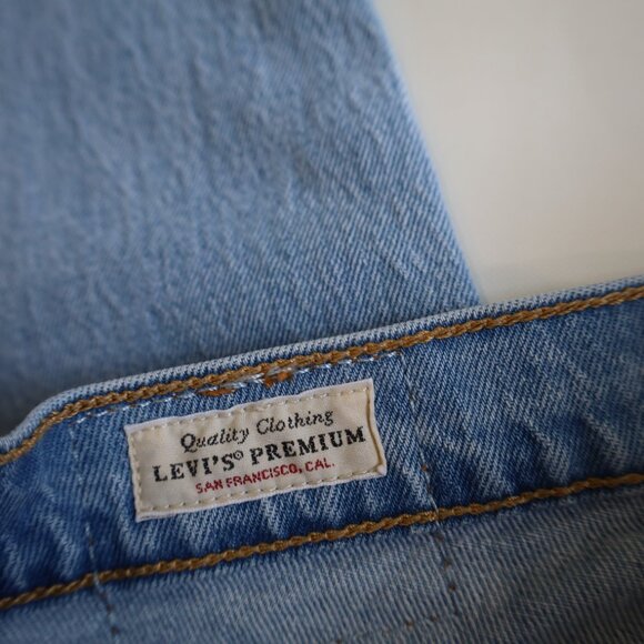 LEVIS WEDGIE STRAIGHT Size 25 Jeans Light Wash - Picture 5 of 12